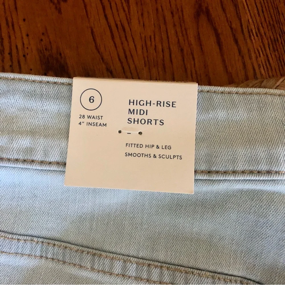 Light Wash High-Rise MIDI Jean Shorts 6/28 Button Fly by Universal Thread NEW